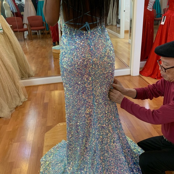 Prom/Formal Dress - Picture 4 of 8